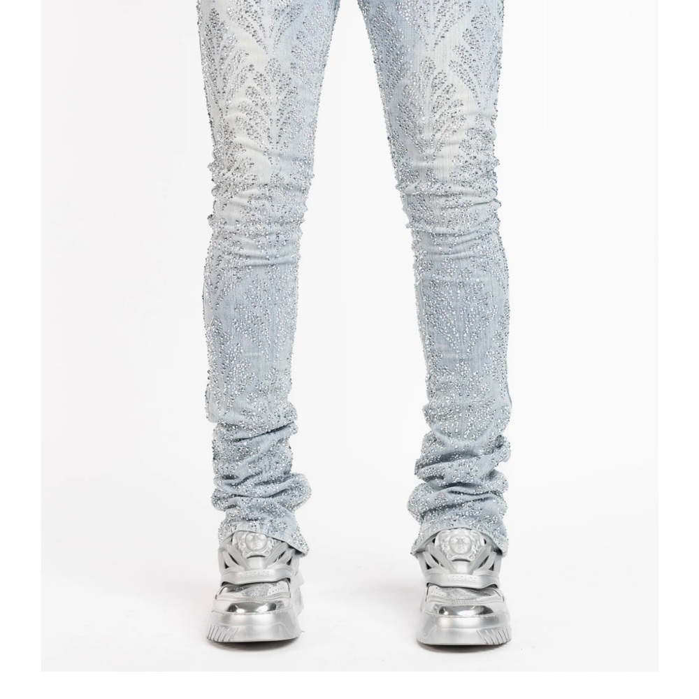 Skinny Blue Jeans with Stacking Effect